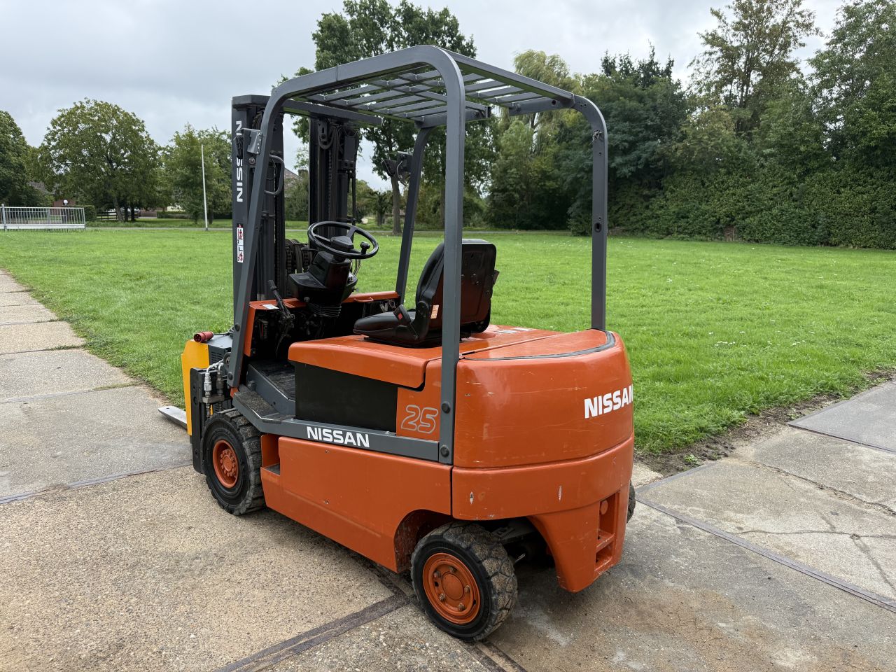 Nissan 2500KG elektrisch 3-delig Sideshift vorkversteller