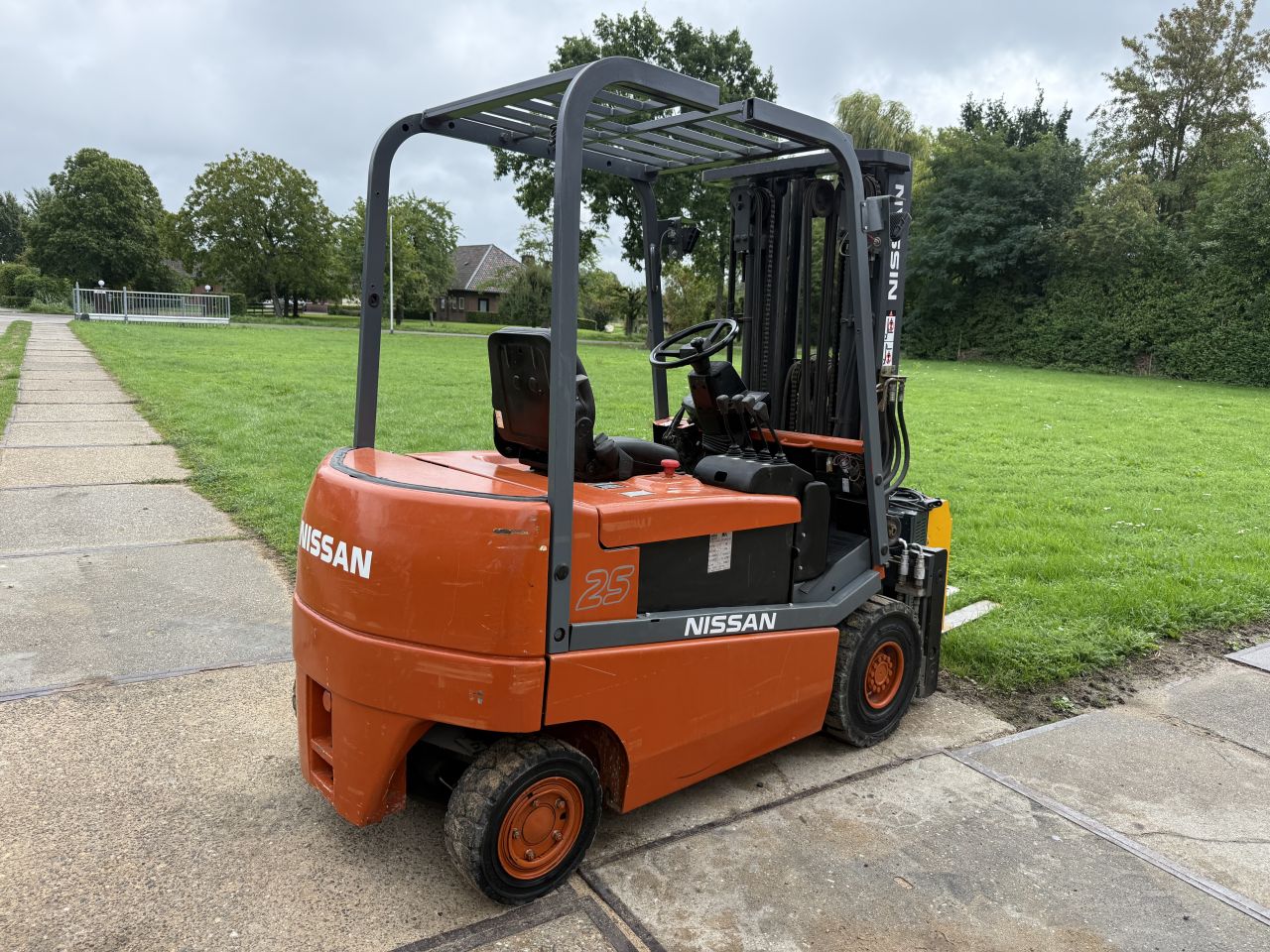 Nissan 2500KG elektrisch 3-delig Sideshift vorkversteller