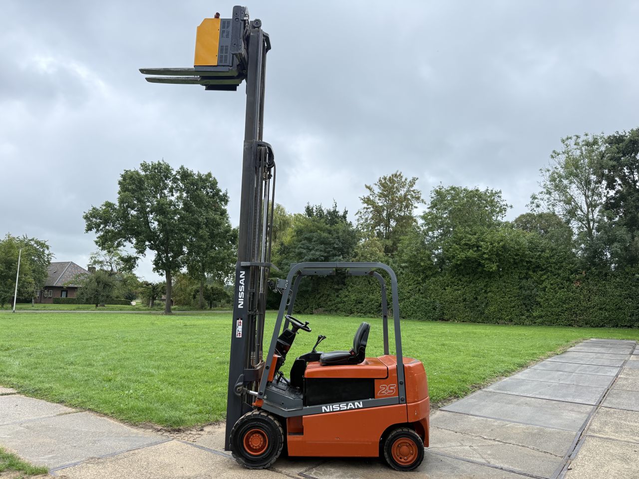 Nissan 2500KG elektrisch 3-delig Sideshift vorkversteller