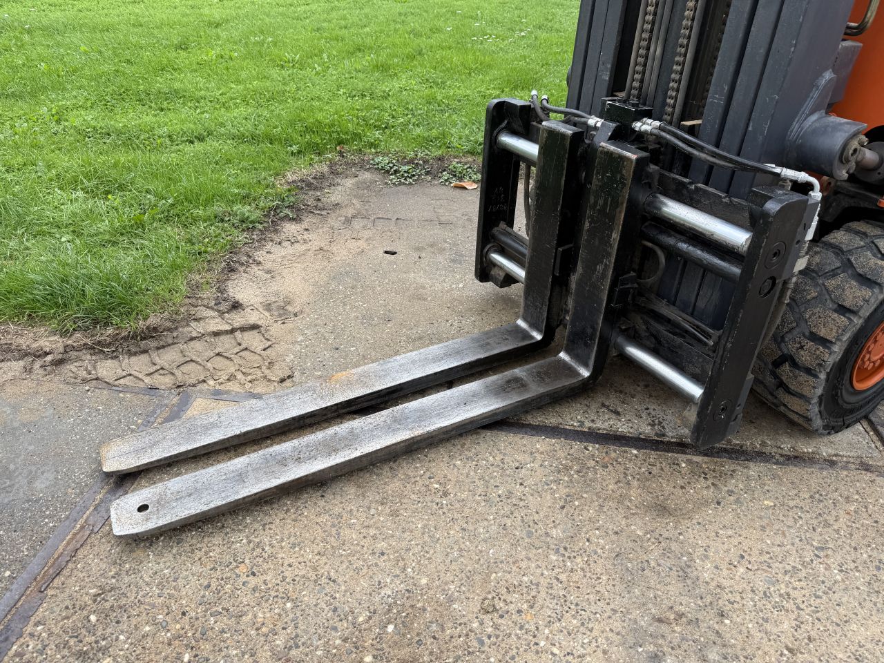 Nissan 2500KG elektrisch 3-delig Sideshift vorkversteller