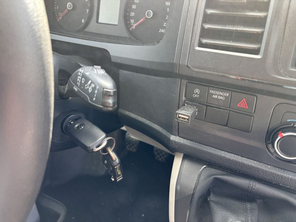 Volkswagen Transporter Kombi 2.0 TSI 150pk L2H1 Marge, 9-Pers uitv, Airco, Camera, Lmv.