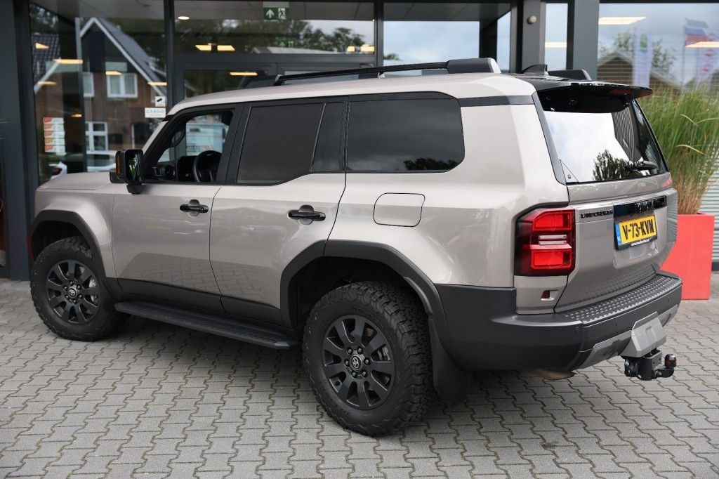 Toyota Landcruiser 250 2.8 D-4D 5DRS ELEGANCE A/T VAN