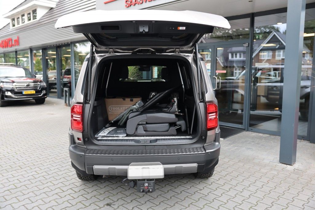 Toyota Landcruiser 250 2.8 D-4D 5DRS ELEGANCE A/T VAN