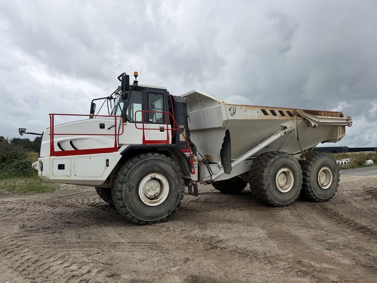 Bell B40D 9025 uur!!! 2 units available