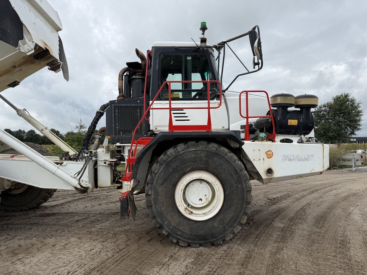 Bell B40D 9025 uur!!! 2 units available