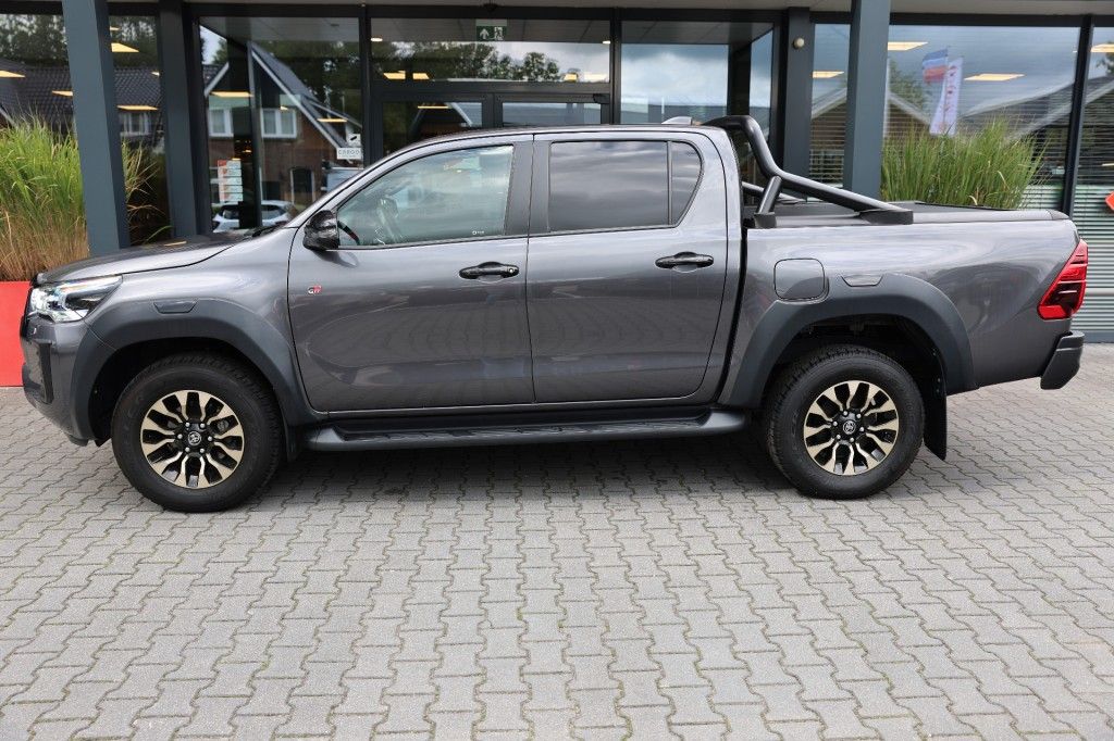 Toyota Hilux 2.8 D-4D DUBBEL CABIN GR SPORT A/T 2 ZITS 4WD VAN