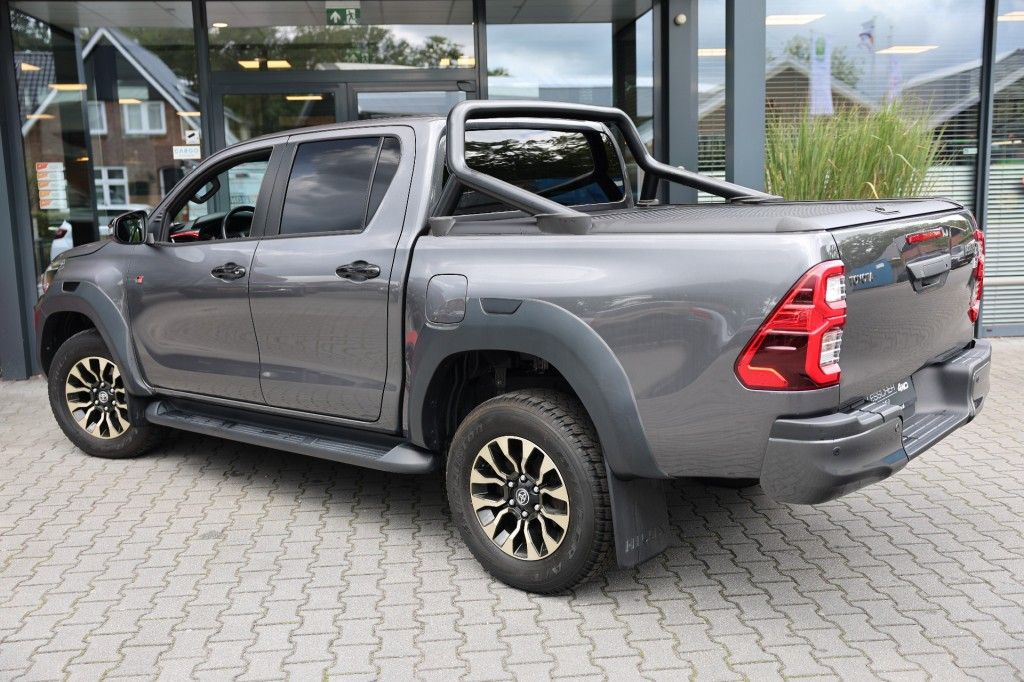 Toyota Hilux 2.8 D-4D DUBBEL CABIN GR SPORT A/T 2 ZITS 4WD VAN