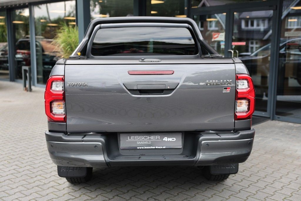 Toyota Hilux 2.8 D-4D DUBBEL CABIN GR SPORT A/T 2 ZITS 4WD VAN