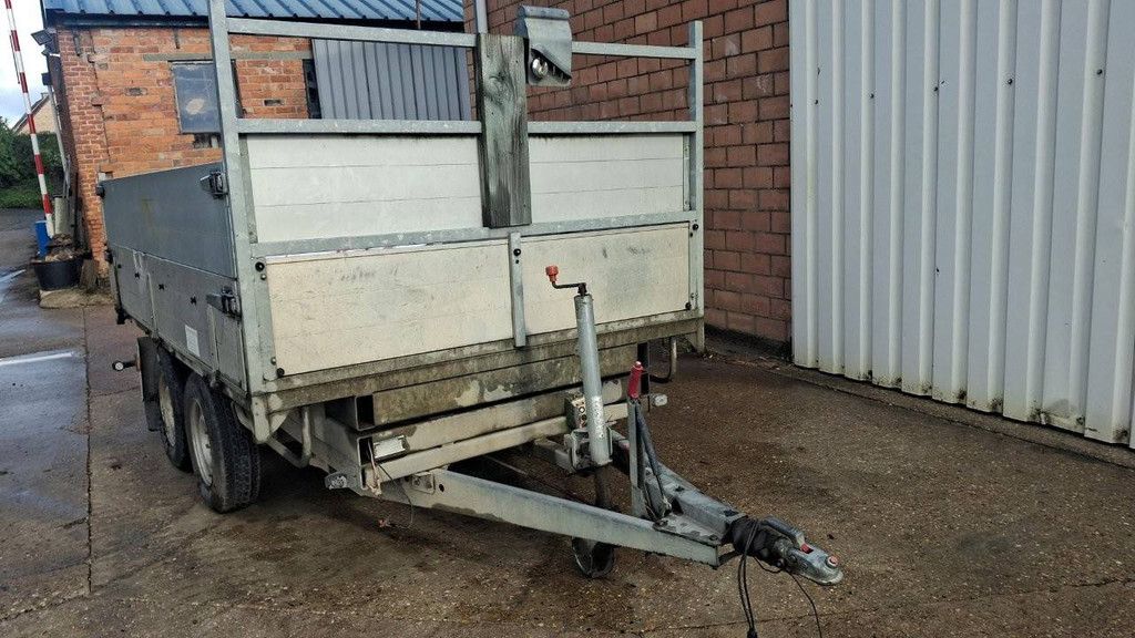 Elektrischer Kipper BW Trailers 2600kg 3x1,80x0,70m