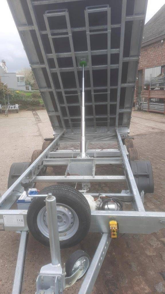Elektrischer Kipper, Tragfähigkeit 3500 kg, Abmessungen 4,00 x 2,00 x 0,35 m, neu