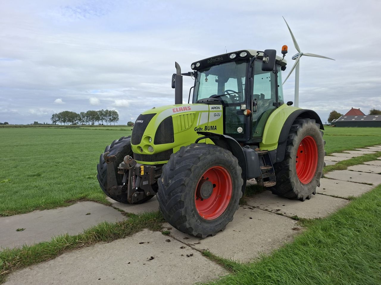 Claas Arion 640