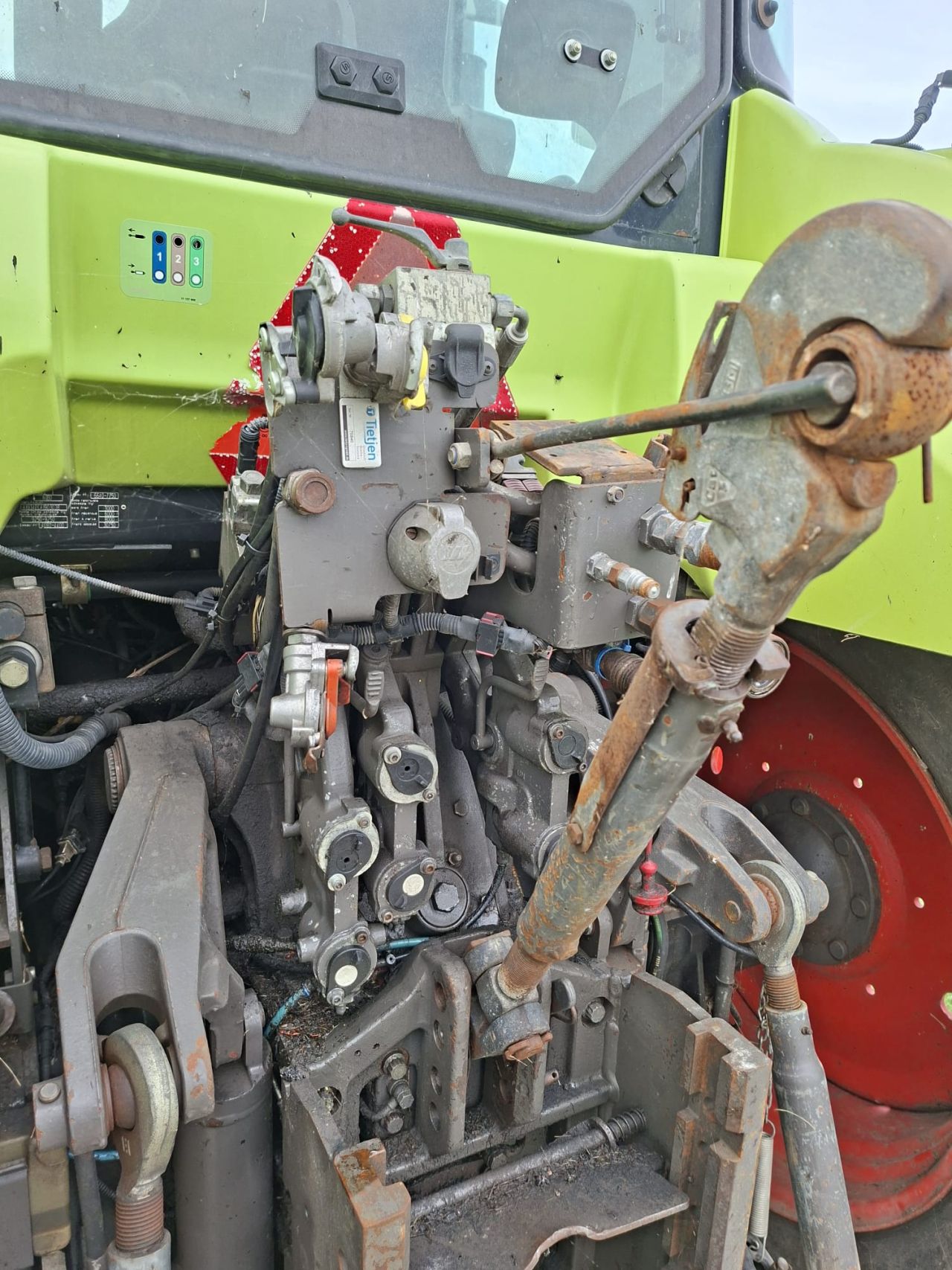Claas Arion 640