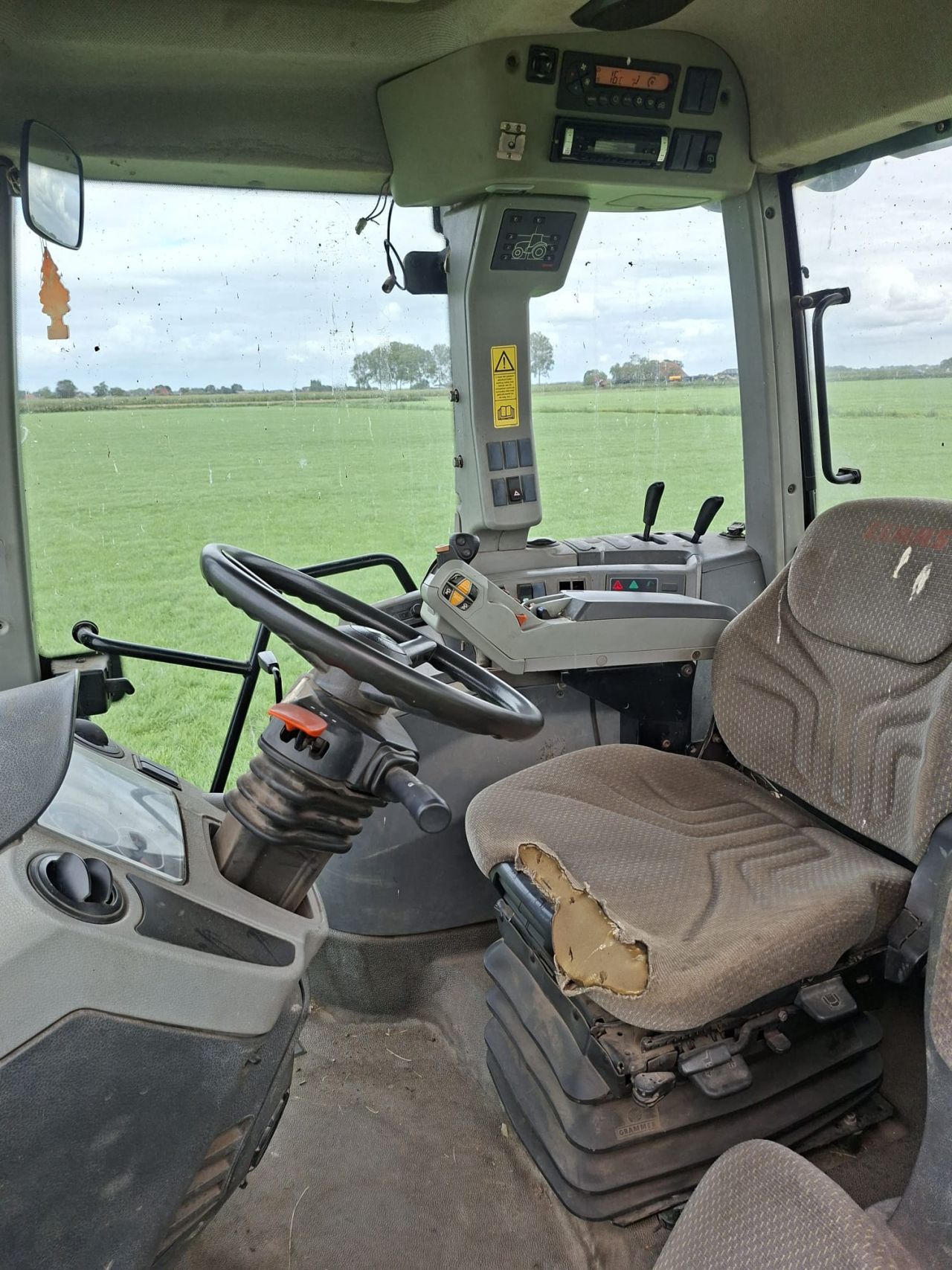 Claas Arion 640