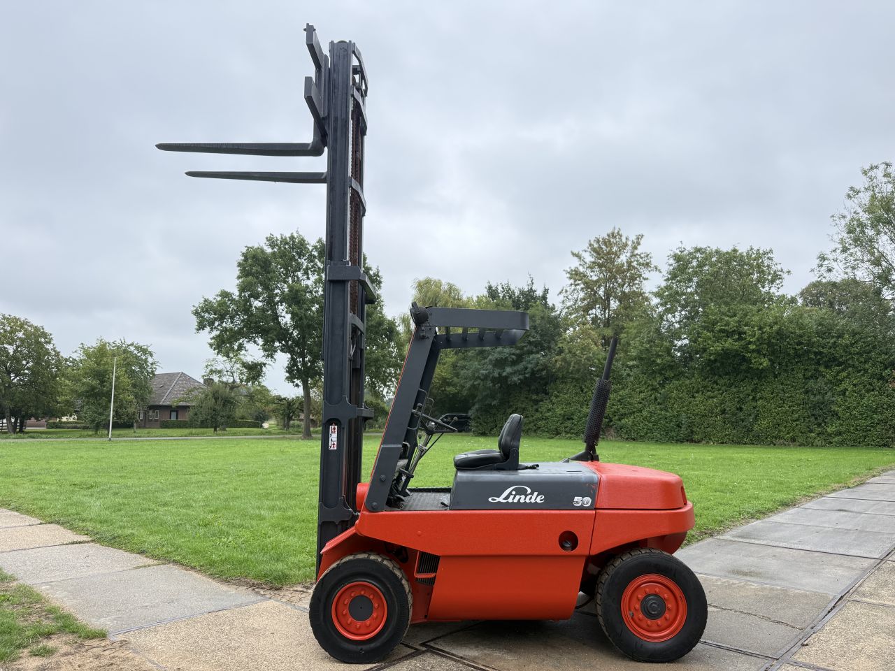 Linde 5 tonner diesel heftruck 6 cilinder DEUTZ luchtgekoeld