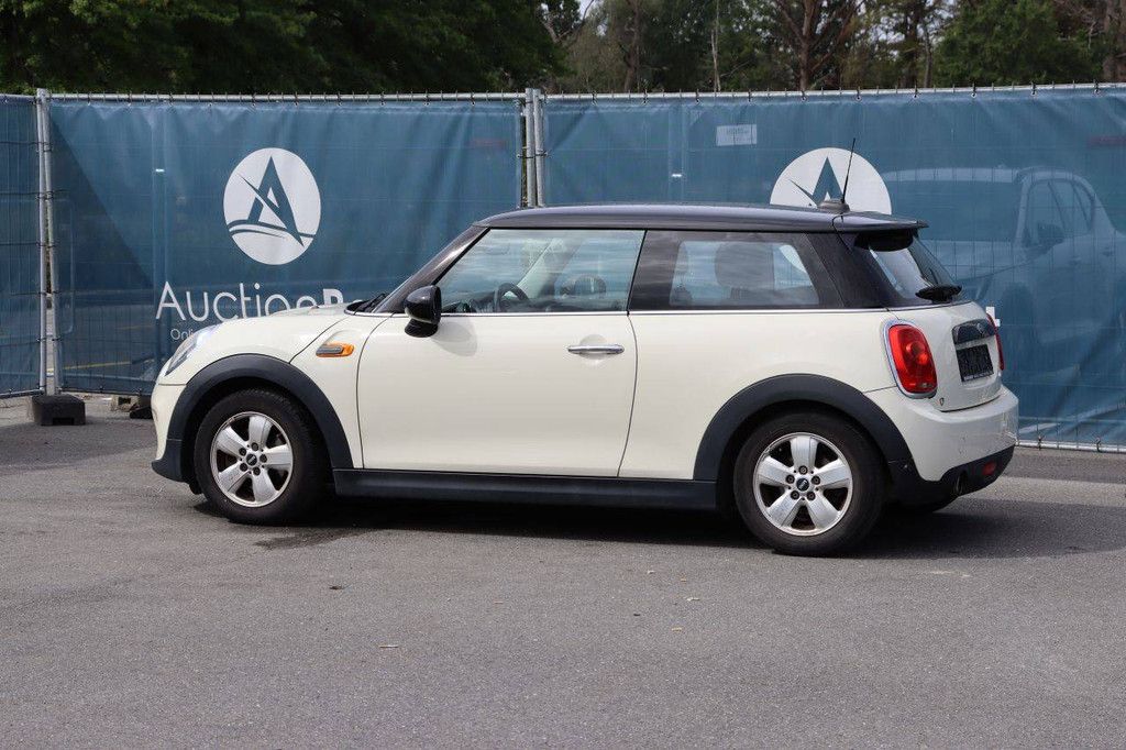 Passenger car Mini Mini Cooper Petrol 136hp 2017 (Margin)
