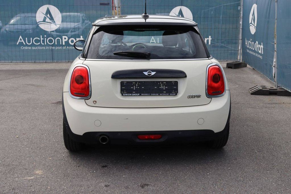 Passenger car Mini Mini Cooper Petrol 136hp 2017 (Margin)