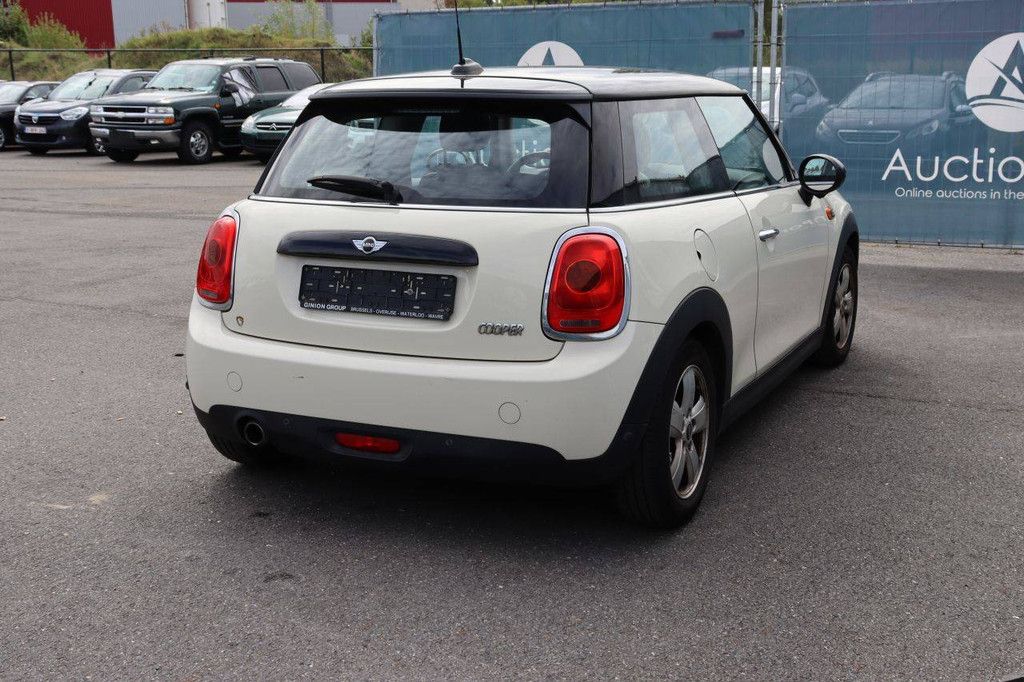 Passenger car Mini Mini Cooper Petrol 136hp 2017 (Margin)