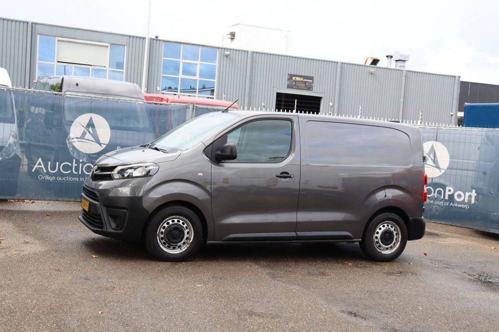 Toyota Proace Diesel 95hp Van 2018
