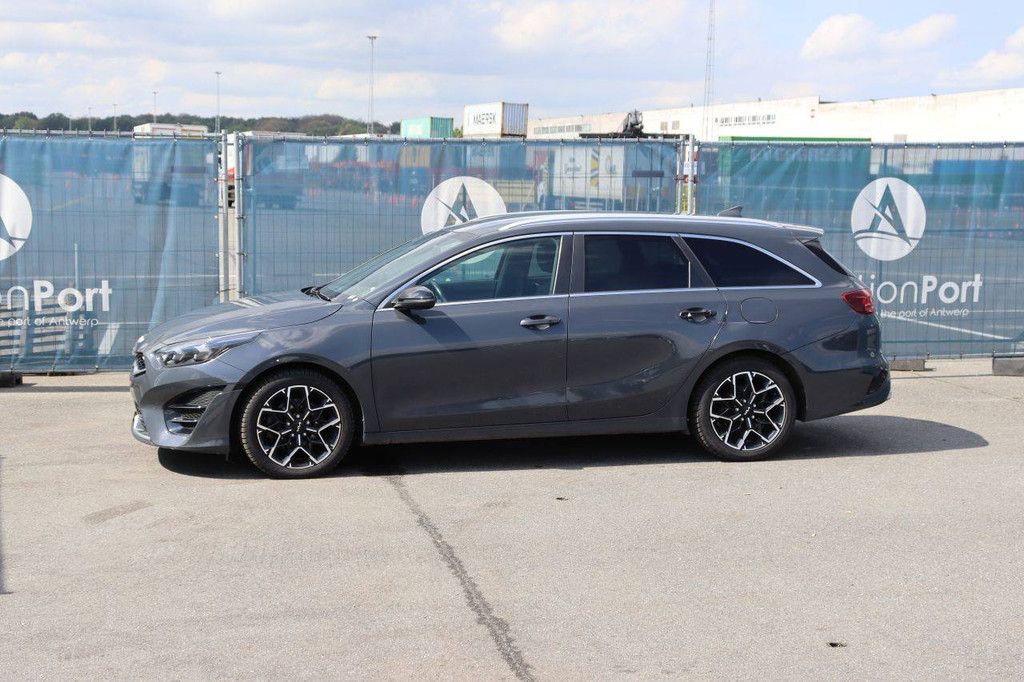 Passenger car Kia Ceed Sportswagon Mild-hybrid/Diesel 136hp 2022 (Margin)