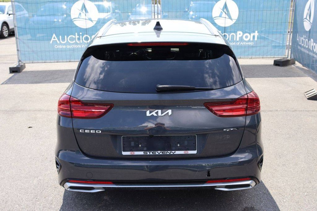 Passenger car Kia Ceed Sportswagon Mild-hybrid/Diesel 136hp 2022 (Margin)