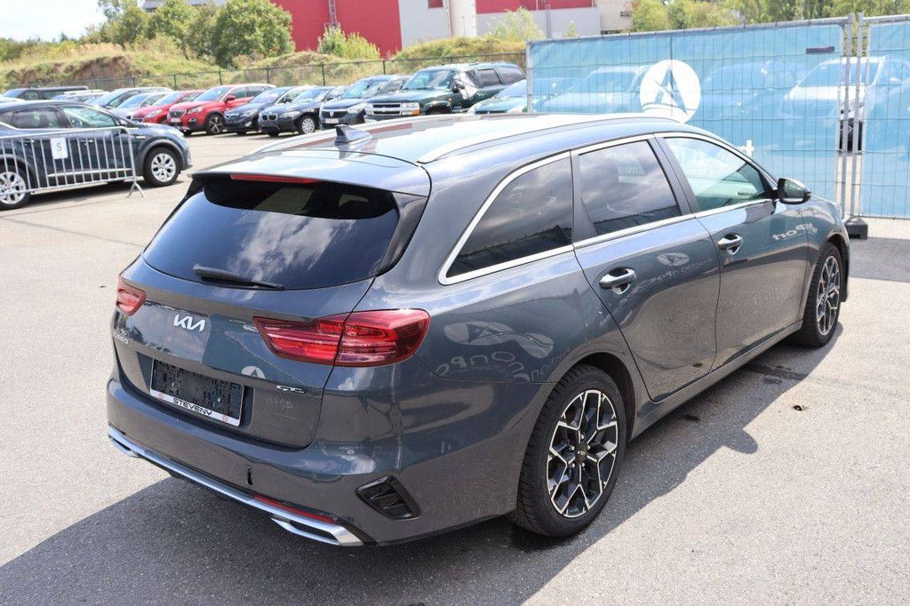 Passenger car Kia Ceed Sportswagon Mild-hybrid/Diesel 136hp 2022 (Margin)
