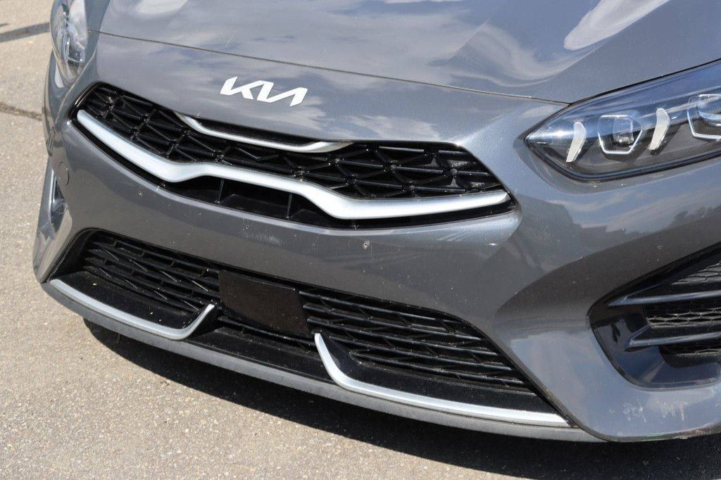 Passenger car Kia Ceed Sportswagon Mild-hybrid/Diesel 136hp 2022 (Margin)