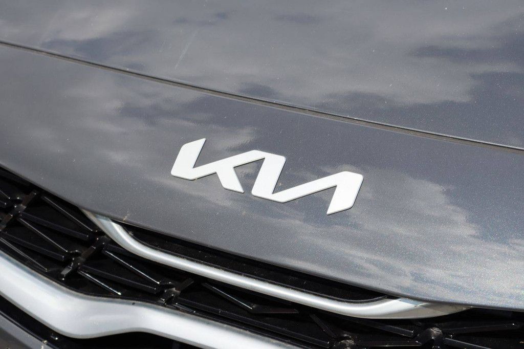 Passenger car Kia Ceed Sportswagon Mild-hybrid/Diesel 136hp 2022 (Margin)