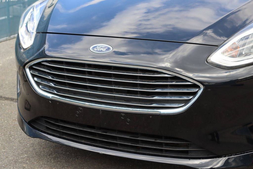 Passenger car Ford Fiesta Petrol 85hp 2019 (Margin)