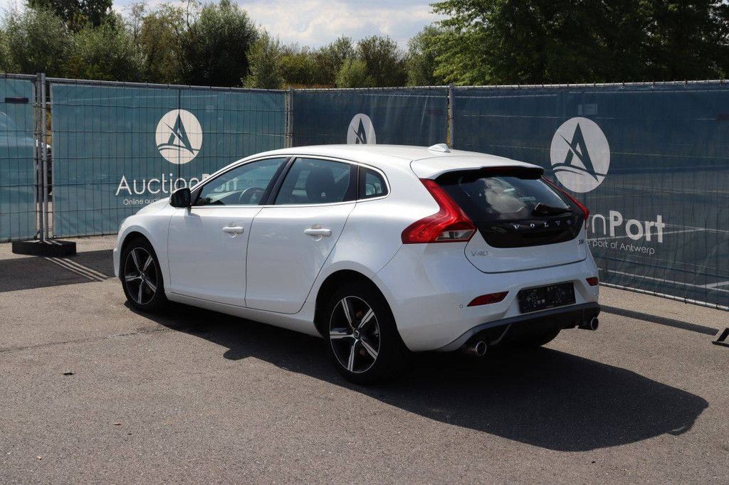 Pkw Volvo V40 Diesel 120 PS 2017 (Margin)