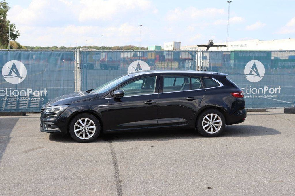 Passenger car Renault Megane Petrol 116hp 2019 (Margin)