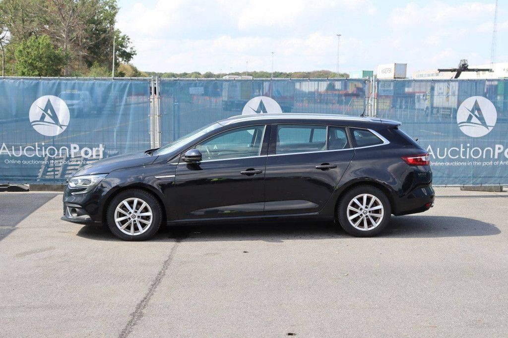 Passenger car Renault Megane Petrol 116hp 2019 (Margin)