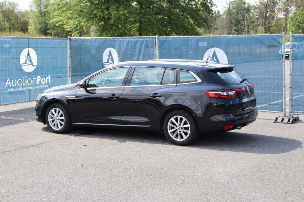 Passenger car Renault Megane Petrol 116hp 2019 (Margin)
