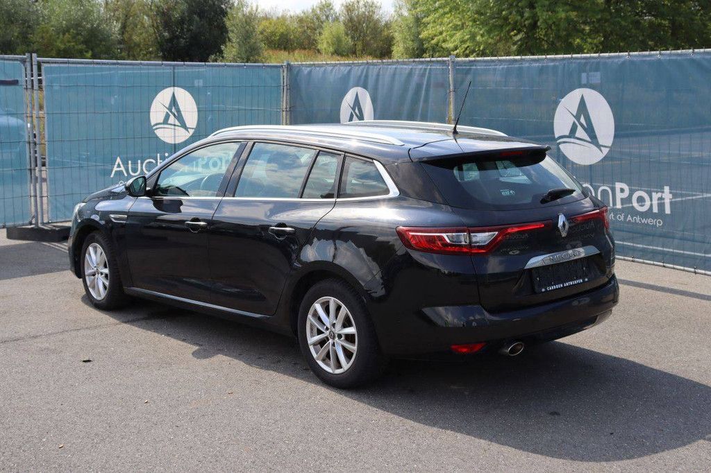 Passenger car Renault Megane Petrol 116hp 2019 (Margin)