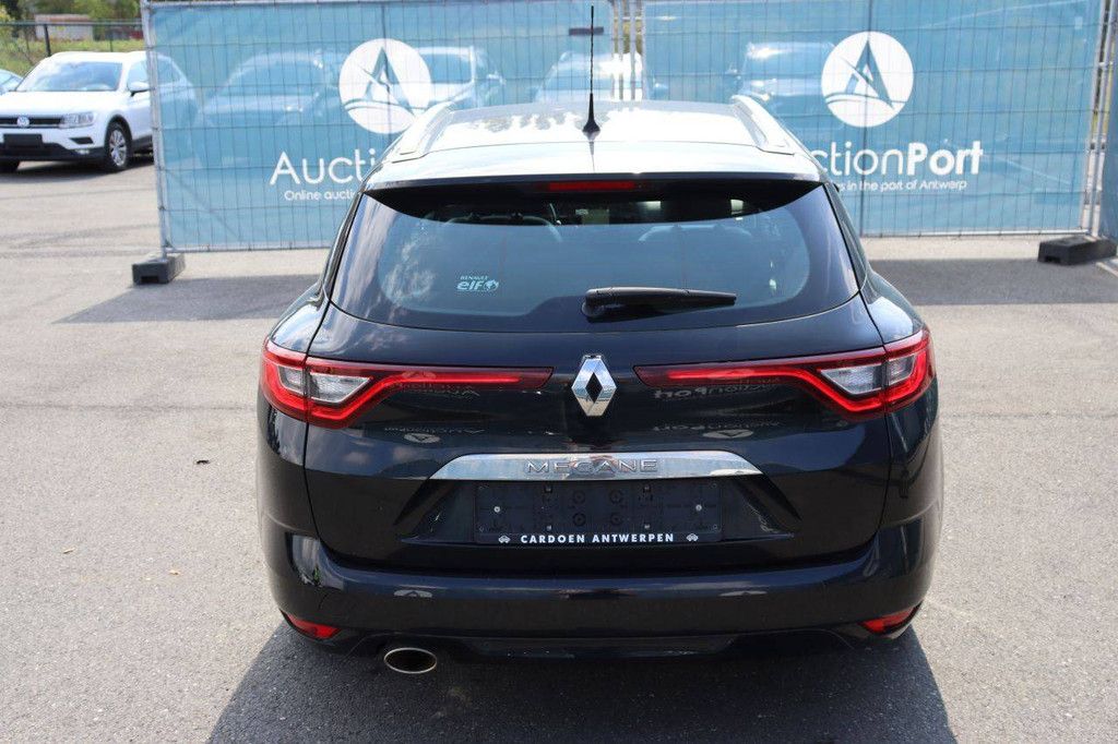 Passenger car Renault Megane Petrol 116hp 2019 (Margin)