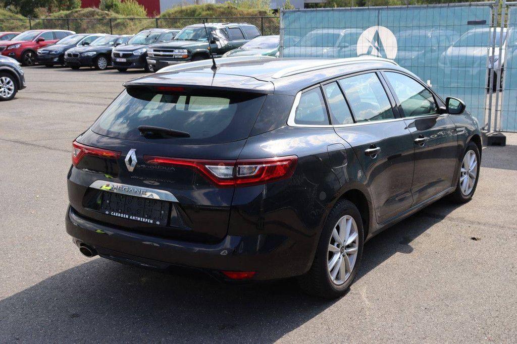 Passenger car Renault Megane Petrol 116hp 2019 (Margin)