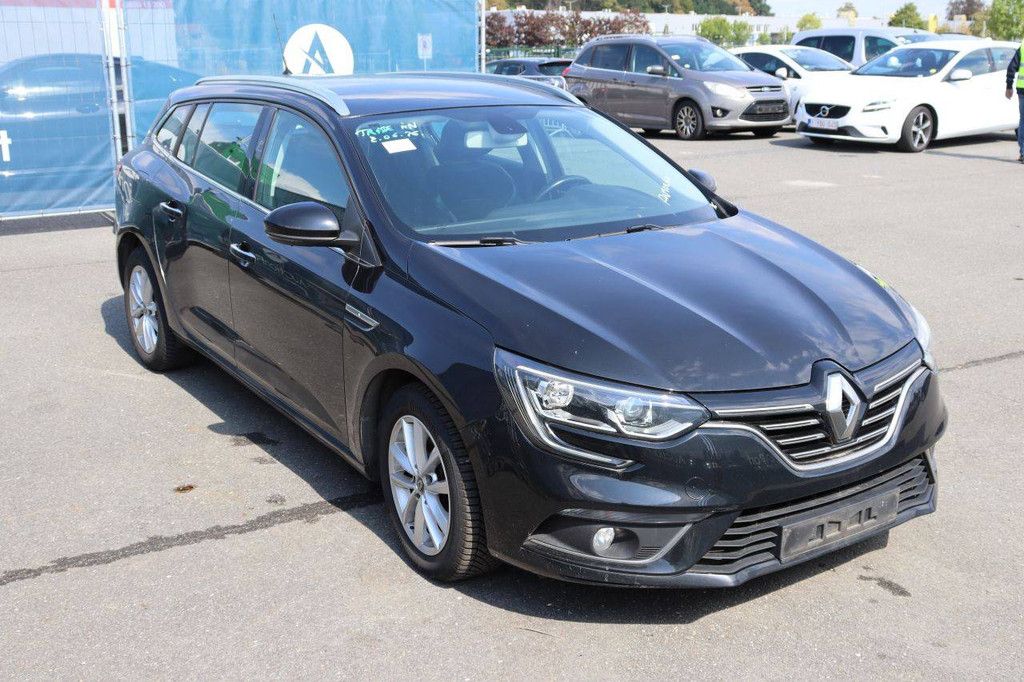 Passenger car Renault Megane Petrol 116hp 2019 (Margin)