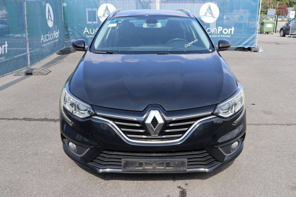 Passenger car Renault Megane Petrol 116hp 2019 (Margin)