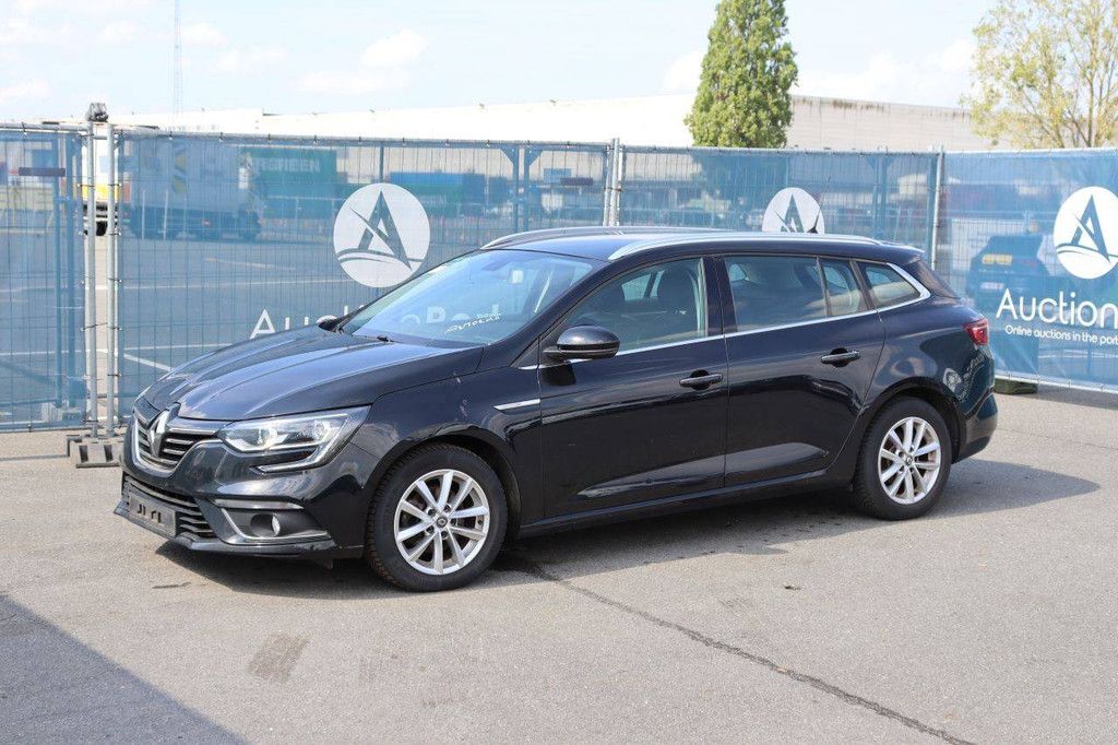 Passenger car Renault Megane Petrol 116hp 2019 (Margin)