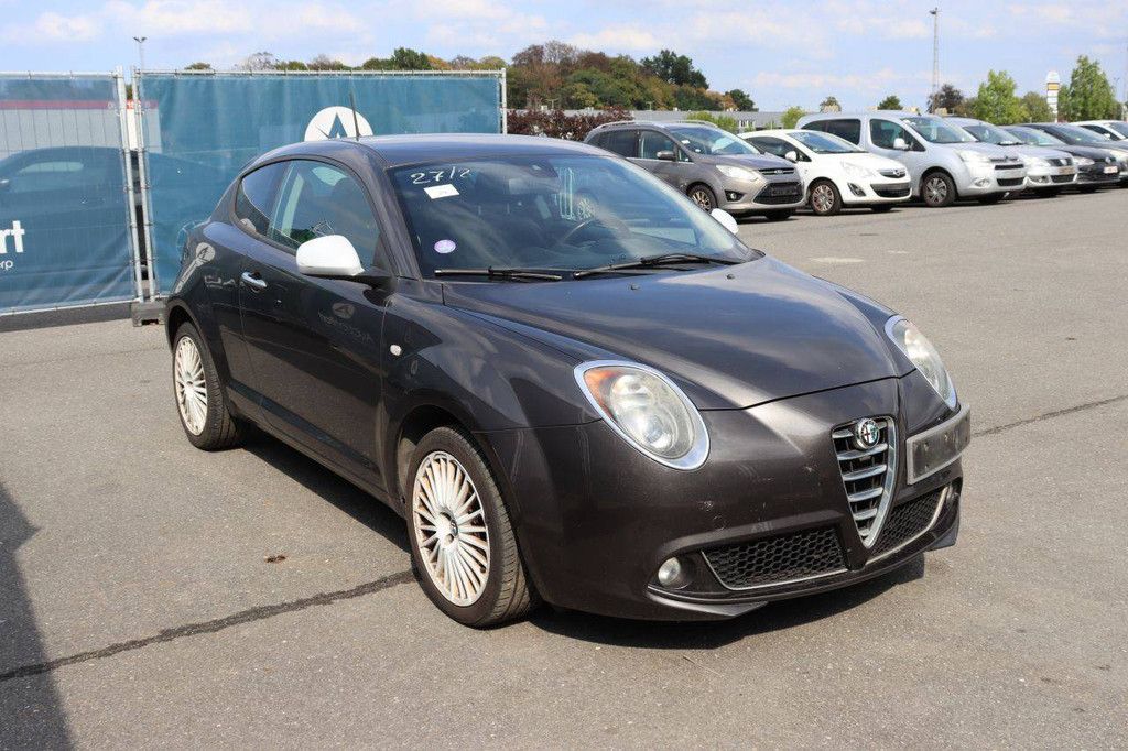 Pkw Alfa Romeo Mito Benzin 70 PS 2015 (Margin)