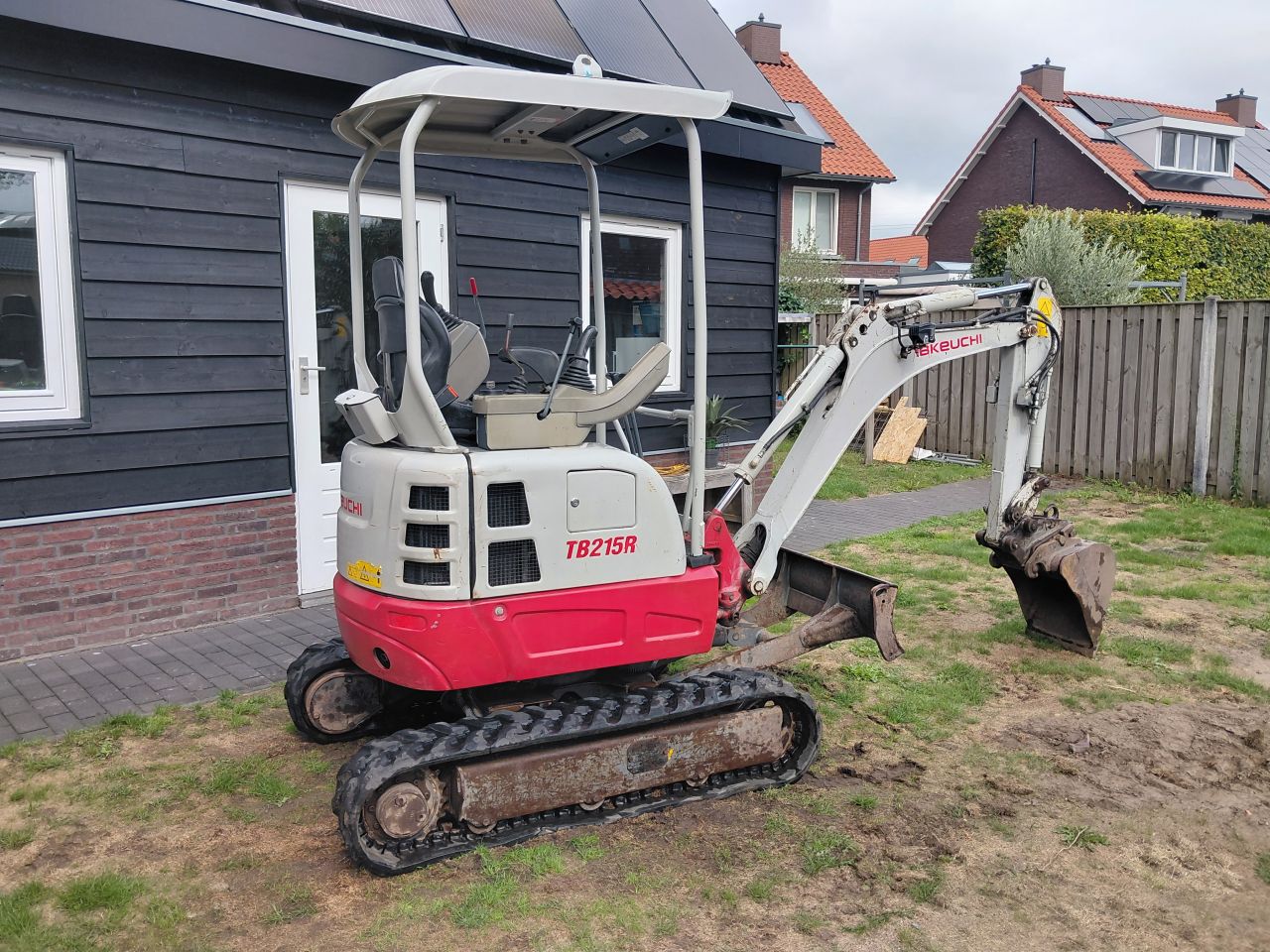 Minigraver Takeuchi TB215R ( Bj 2018 ) Sloop-sorteer / Minikraan