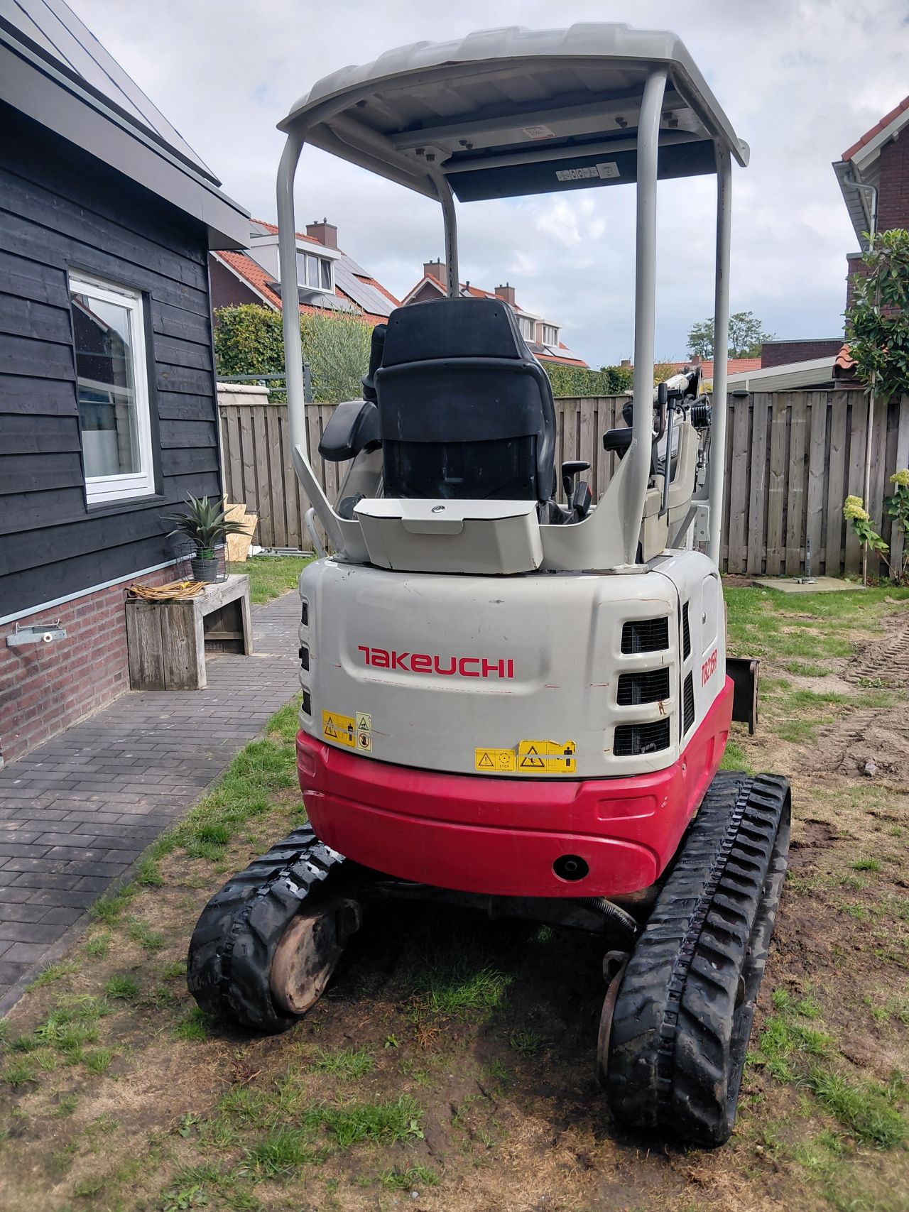 Minigraver Takeuchi TB215R ( Bj 2018 ) Sloop-sorteer / Minikraan