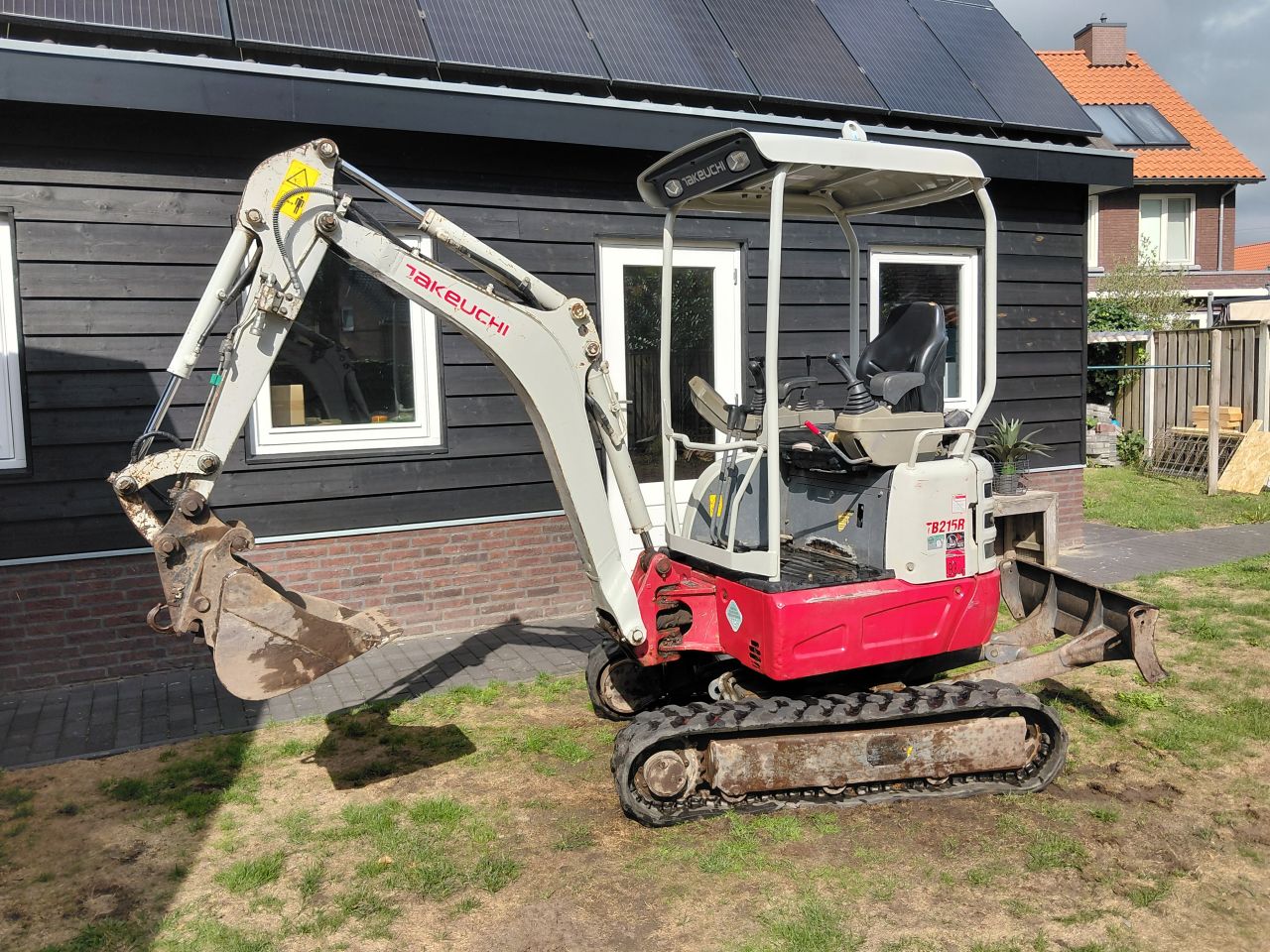 Minigraver Takeuchi TB215R ( Bj 2018 ) Sloop-sorteer / Minikraan