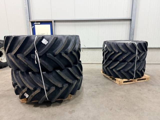 BKT 710/60 R38 + 600/60 R28 op velg