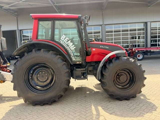 Valtra N121 Hitech, 50 KM, Geveerd, Fronthef