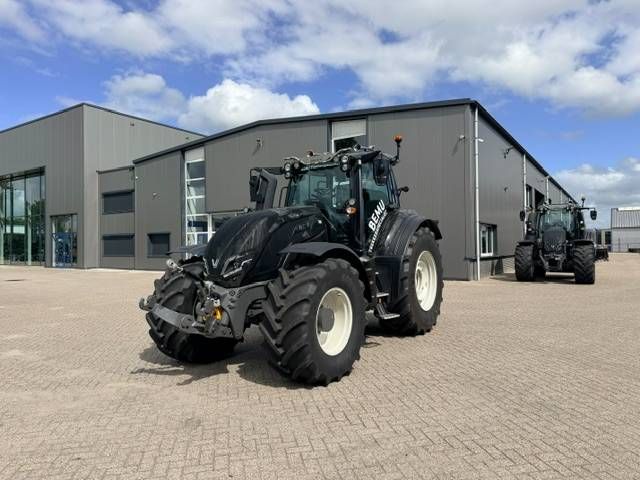 Valtra T235 Direct Smart Touch, 435 uur!