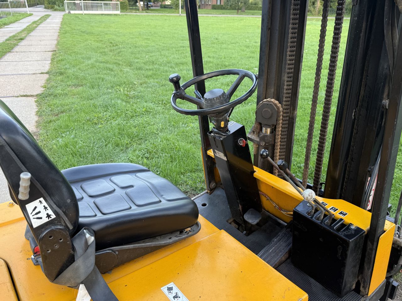 KOOPJE Jungheinrich 1500KG 3-delige mast freelift Sideshift