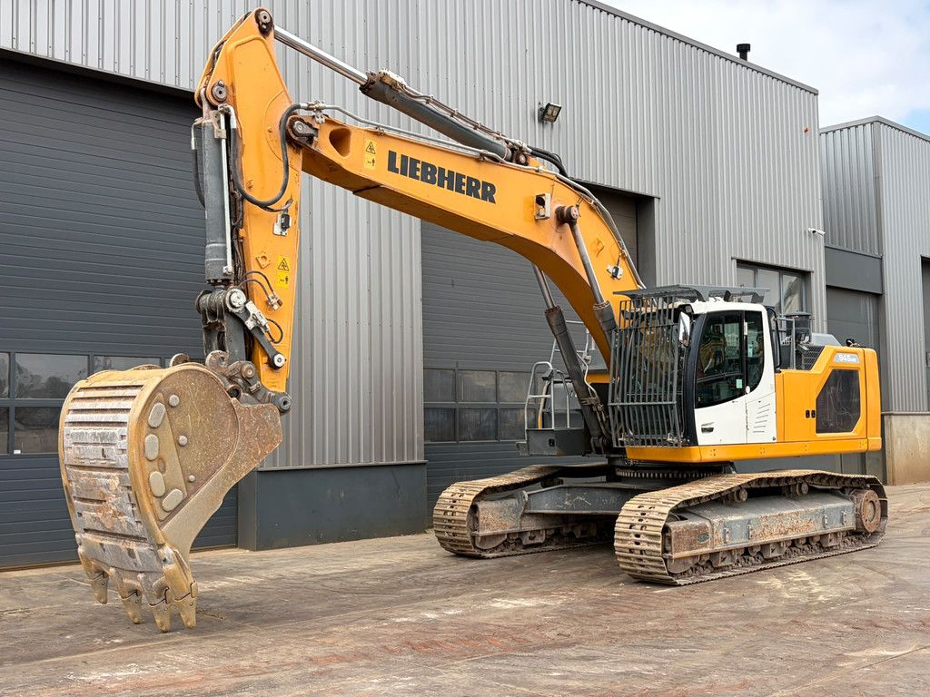 Liebherr R945 S-HD