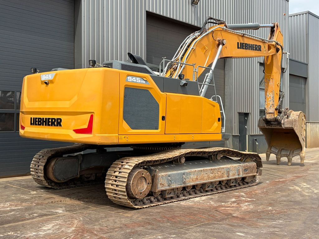 Liebherr R945 S-HD