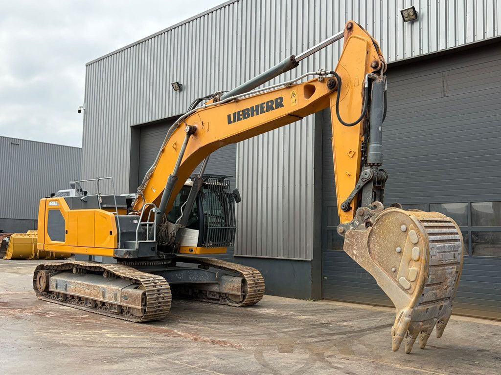 Liebherr R945 S-HD