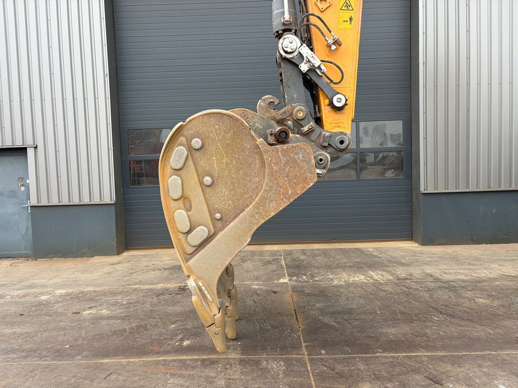 Liebherr R945 S-HD